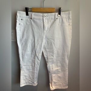 Women’s White Capris